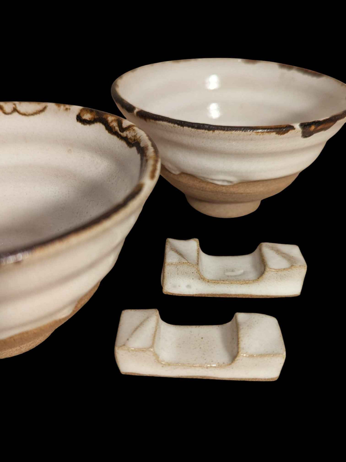 Set of two small bowls with chopstick rests. Kobachi + Hashioki