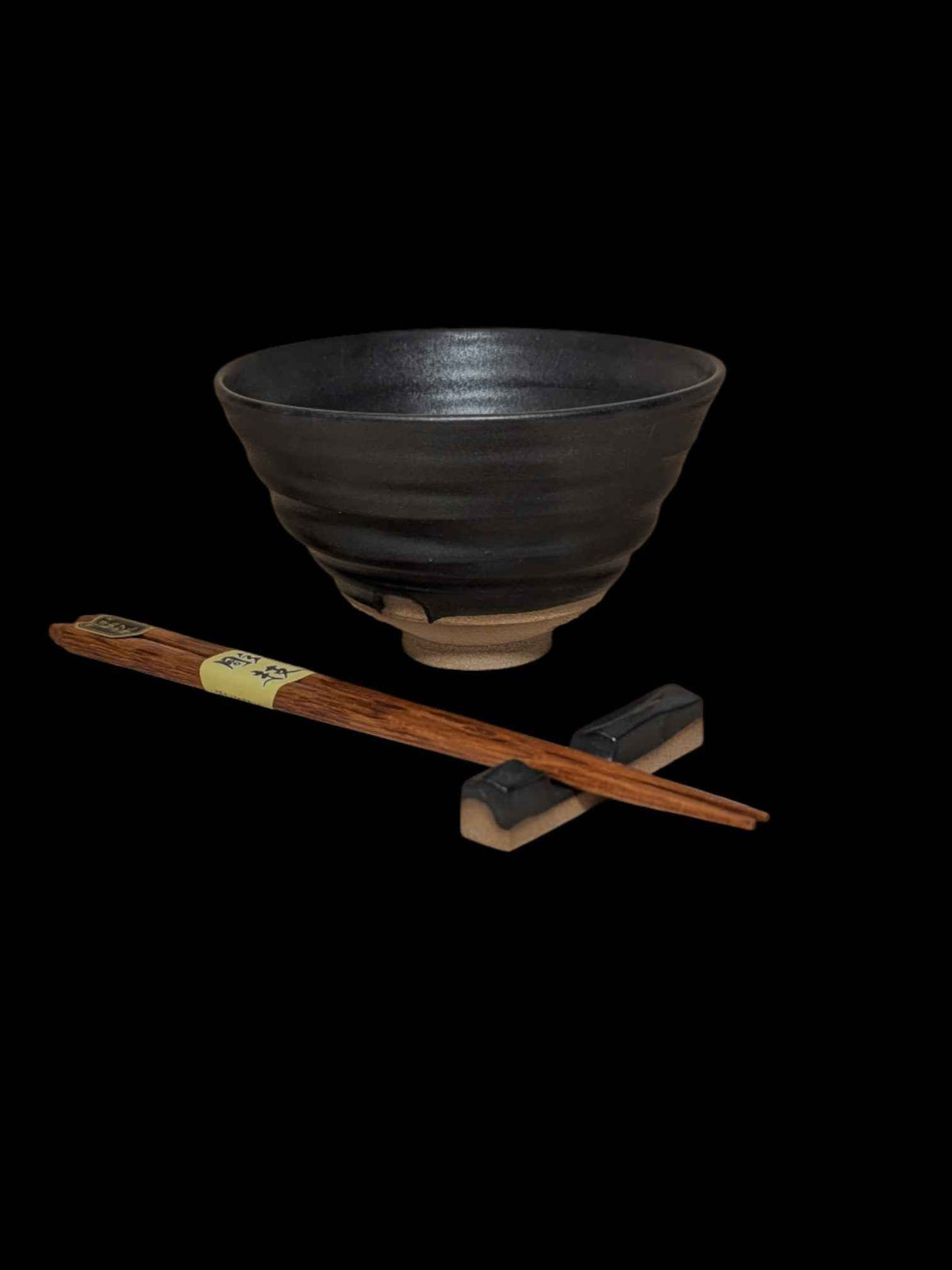 Rice bowl with a chopstick rest. Donburi + Hashioki.