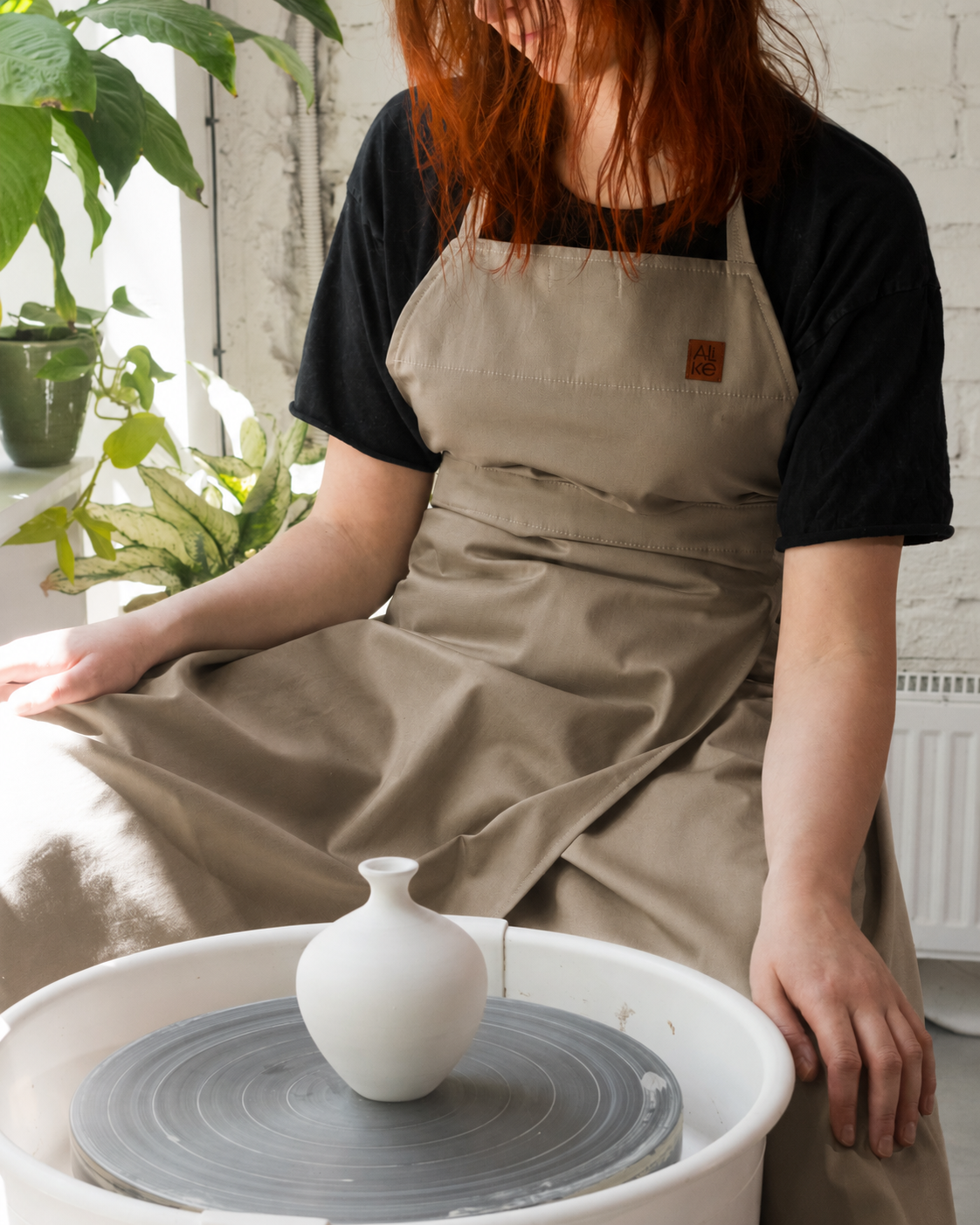 Fartuch garncarski Light Olive bez kieszeni - Alike Pottery Studio