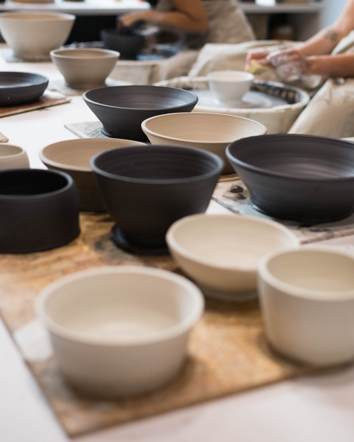 Alike Pottery Studio – ceramika, warsztaty i rękodzieło
