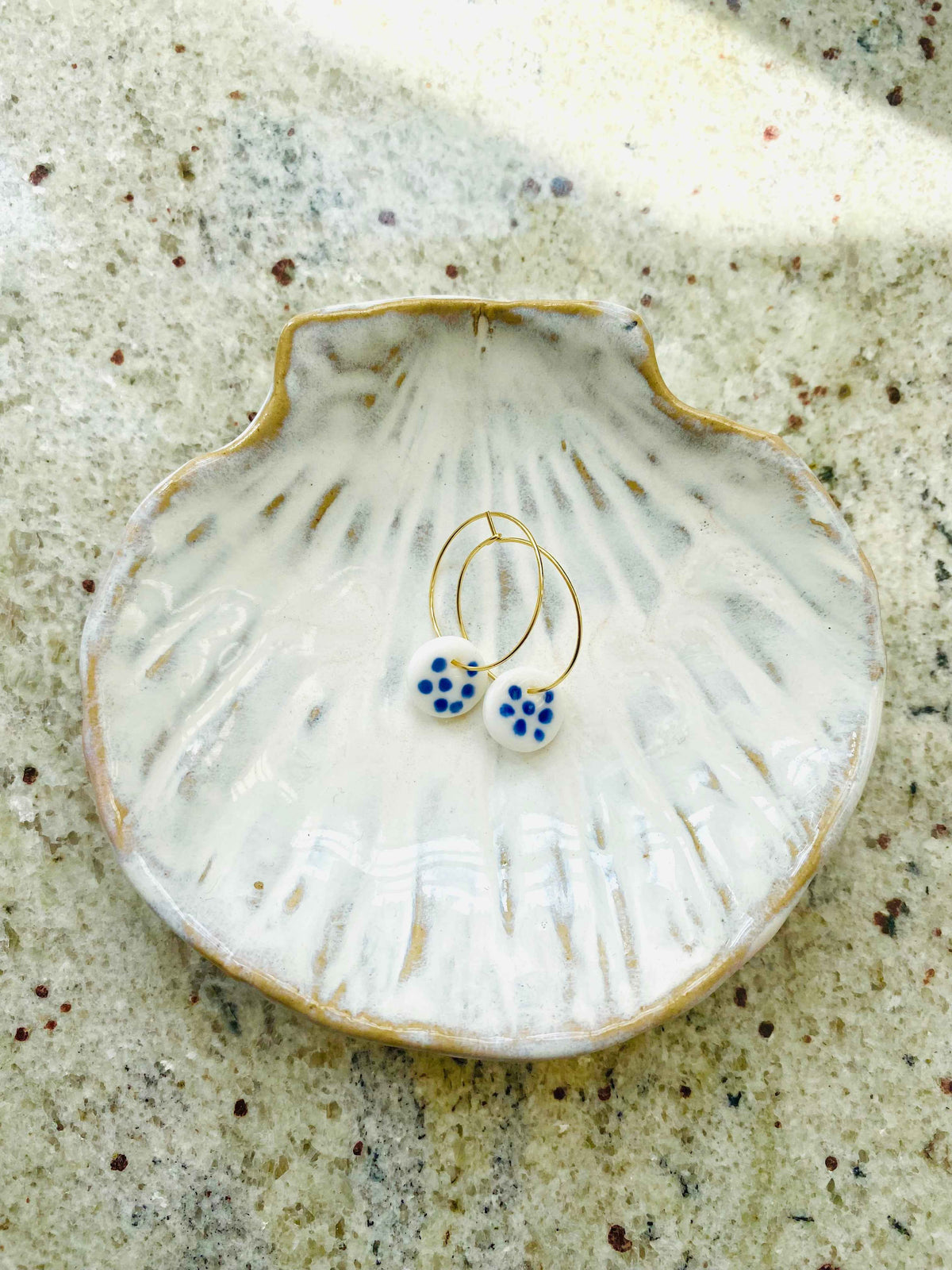 Kolczyki z porcelany Blue Dots