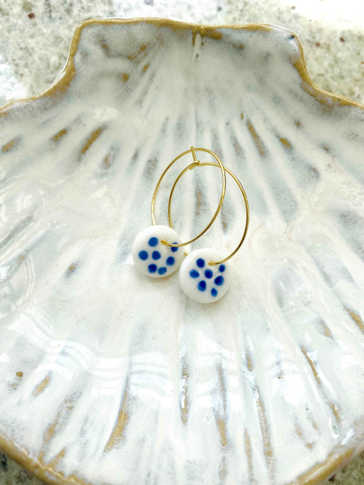Kolczyki z porcelany Blue Dots