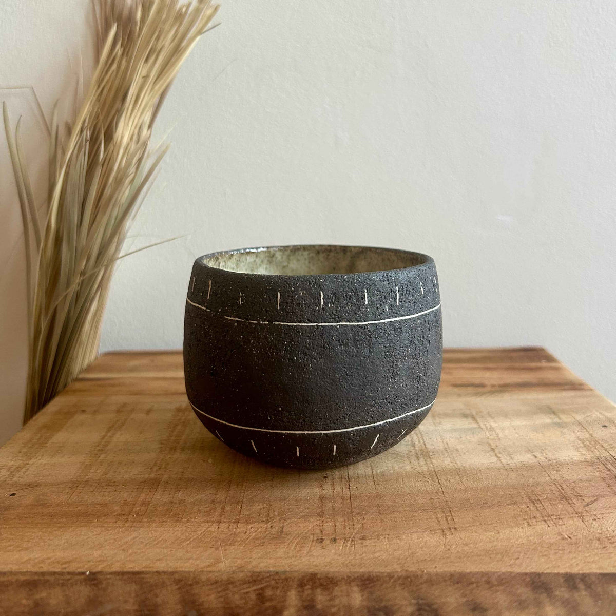 Ceramiczny Kubek Wabi Sabi – Ręcznie Robiony z Kamionki | Idealny na Kawę, Herbatę i Matchę | 330ml