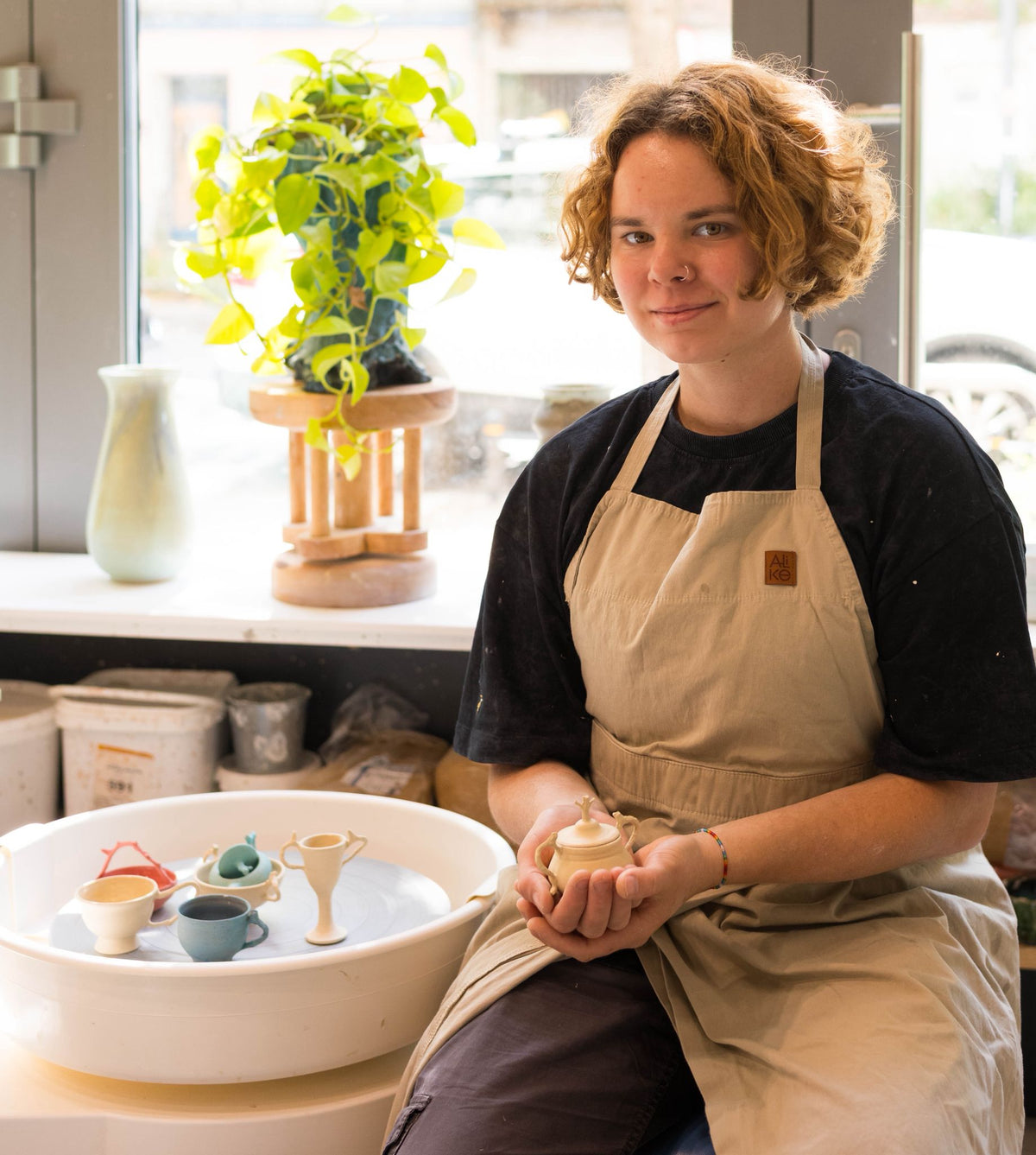 Alike Pottery Studio – ceramika, warsztaty i rękodzieło