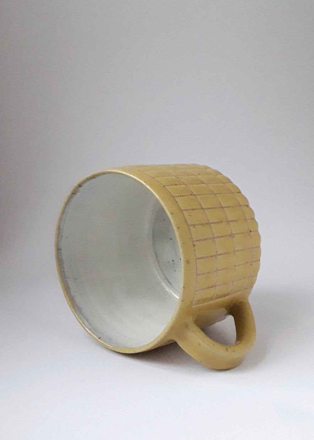 Sensory Mug "Honey Tiles"