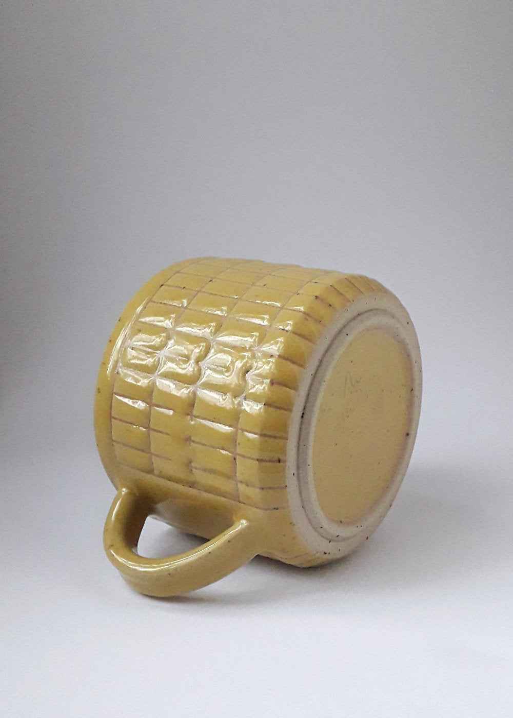 Sensory Mug "Honey Tiles"
