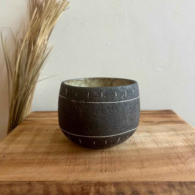 Ceramiczny Kubek Wabi Sabi – Ręcznie Robiony z Kamionki | Idealny na Kawę, Herbatę i Matchę | 330ml