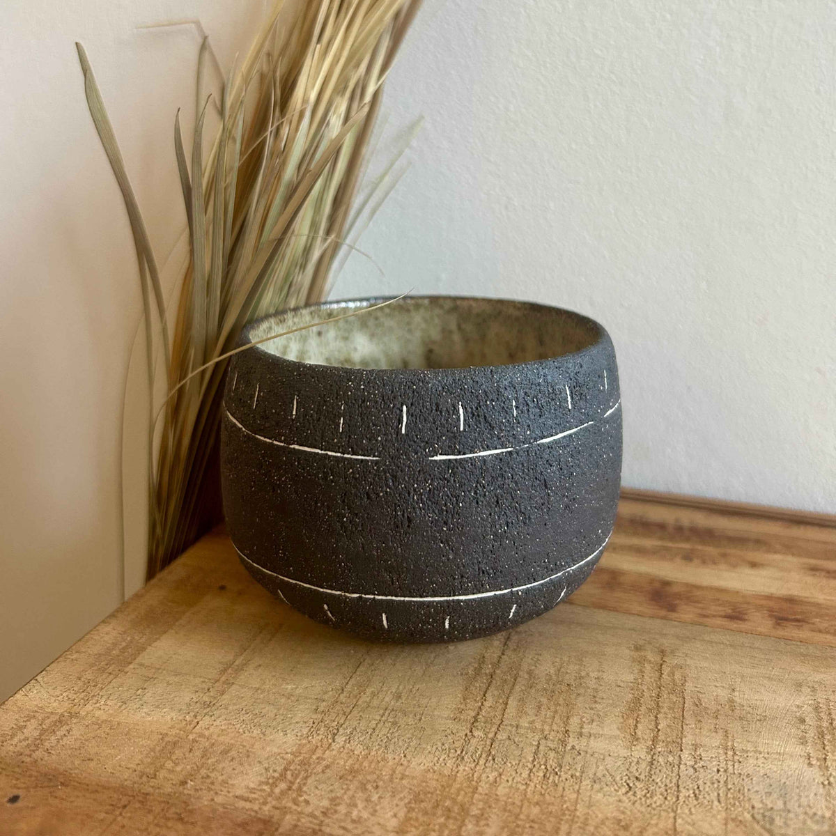 Ceramiczny Kubek Wabi Sabi – Ręcznie Robiony z Kamionki | Idealny na Kawę, Herbatę i Matchę | 330ml