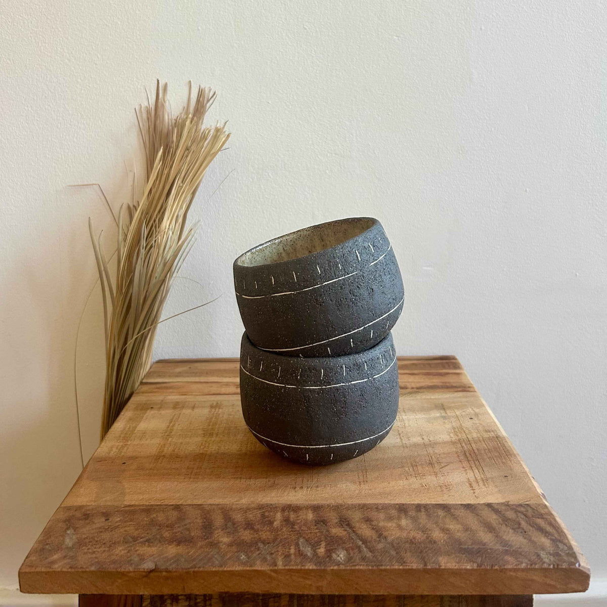 Ceramiczny Kubek Wabi Sabi – Ręcznie Robiony z Kamionki | Idealny na Kawę, Herbatę i Matchę | 330ml